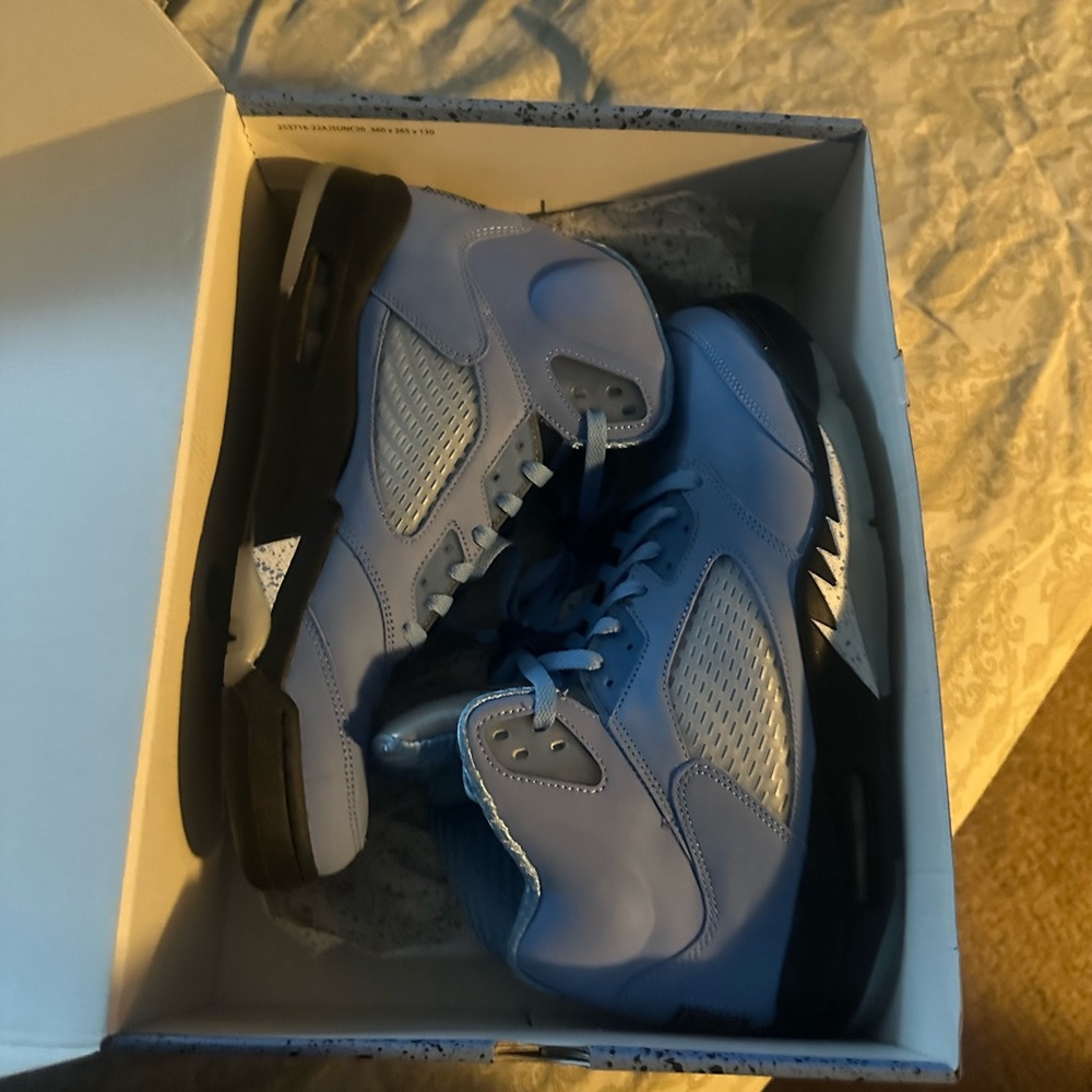 Air Jordan 5 retro University Carolina blue